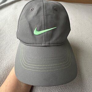 Nike Golf Hat  Snapback Cap Dri Fit Gray Logo Embroidered